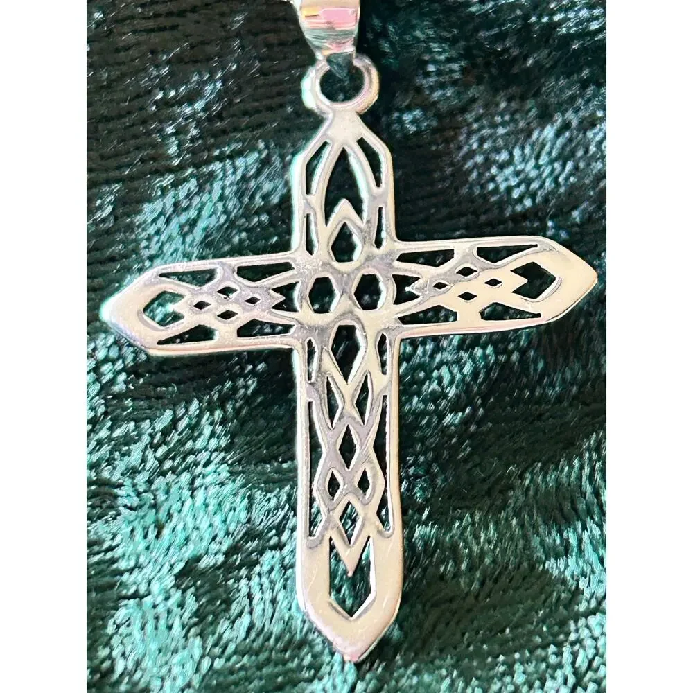 925 Sterling Silver Celtic Cross Pendant Necklace 16
